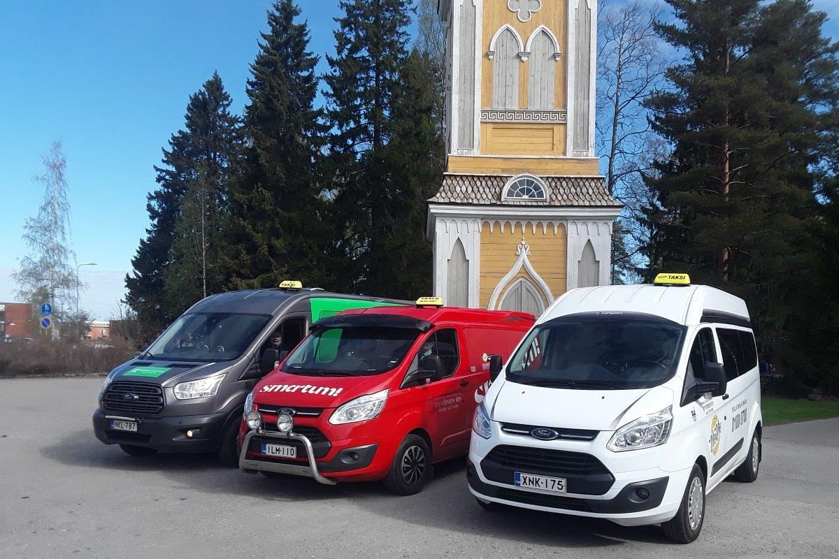 Taksi_kaikkiin_tarpeisiin_suoraan_ovelta_Apartments_Anna