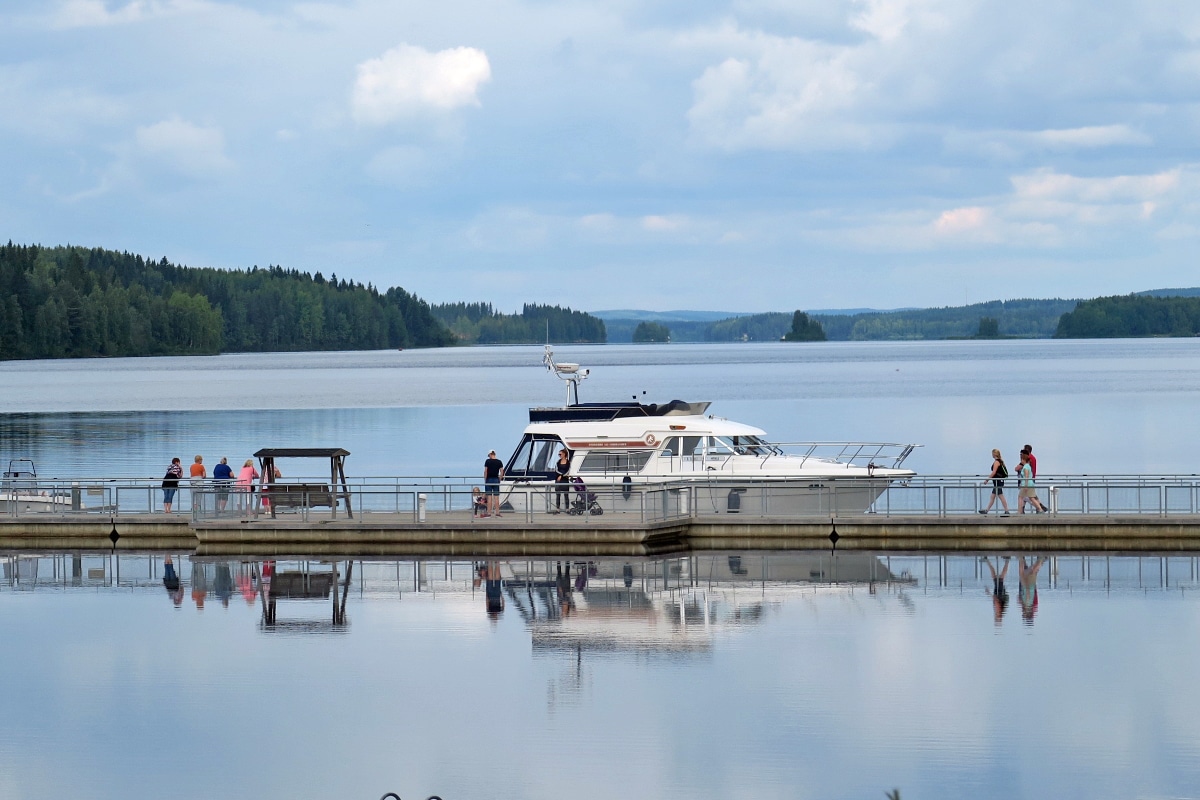 Sandels_silta_Villa_Ozero_kävelymatkan_päässä