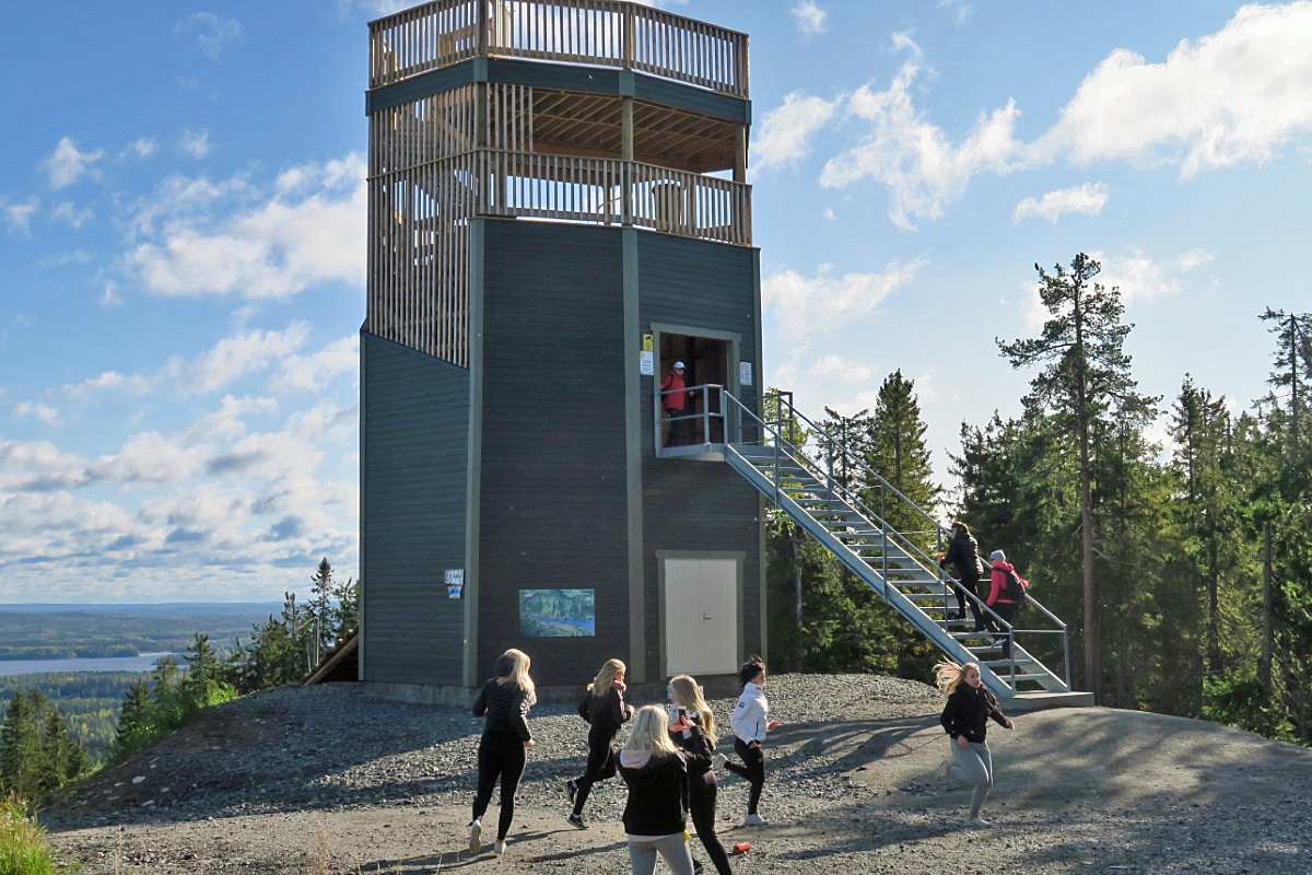 Tahkon_tornille_pääset_Sandels_siltaa_pitkin_Apartments_Tahkosta_Kuopio_VisitFinland