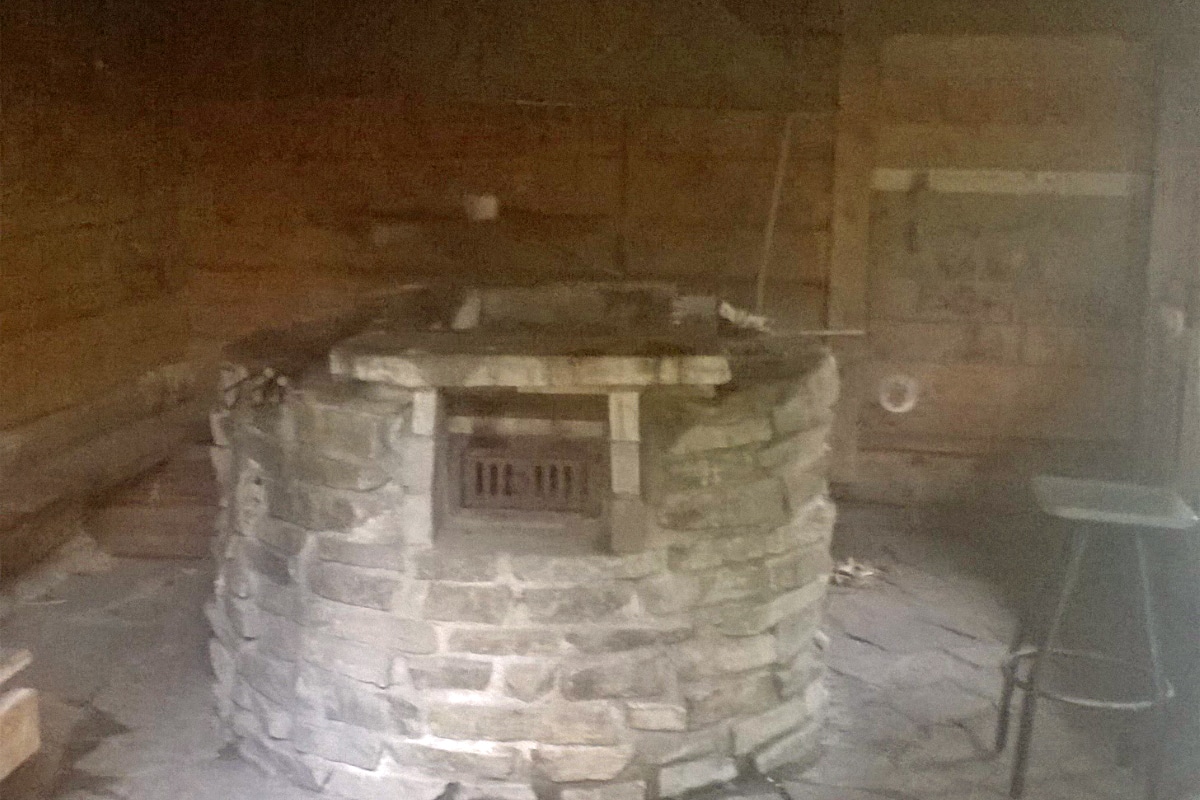 Nipasen_taukotupa_kelkkareitin_varrella