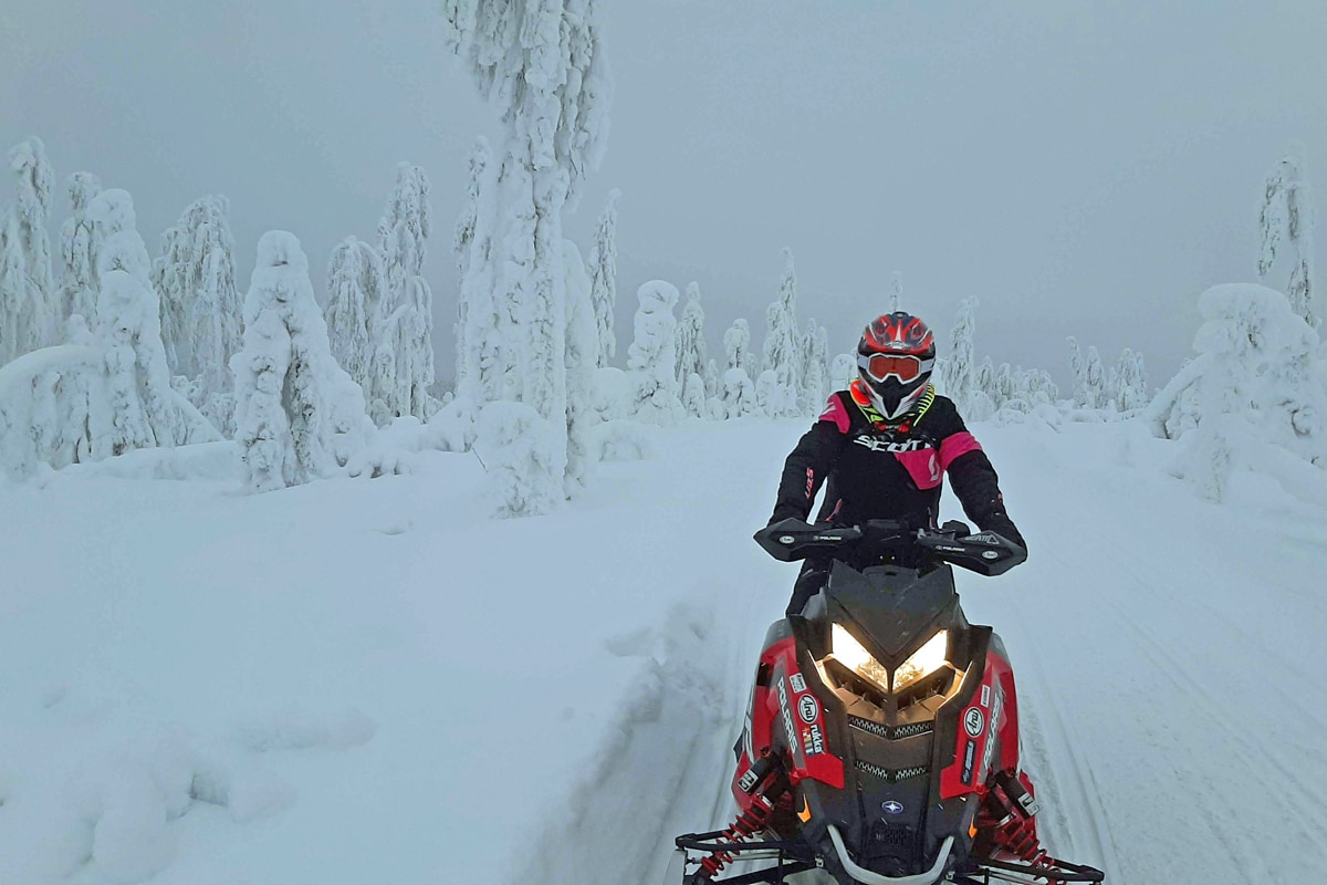 Moottorikelkkailu Tahkon reiteillä